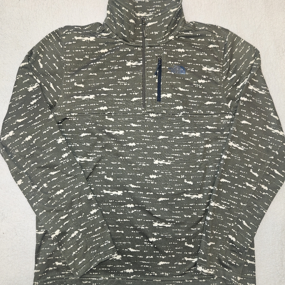 The North Face Quarter-Zip Pullover Size Medium
